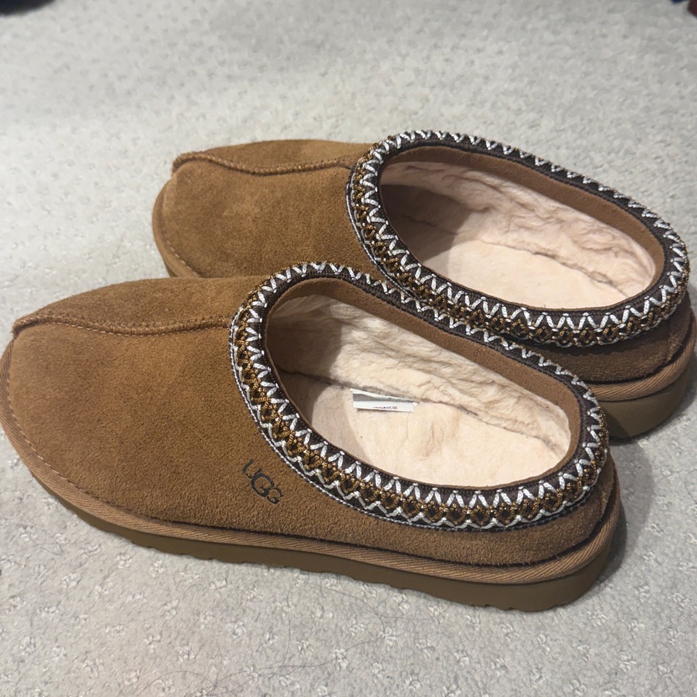 UGG Brown Slippers Size 8 - Picture 4 of 5